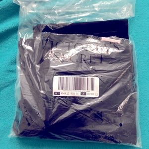 BRAND NEW VS yoga pants